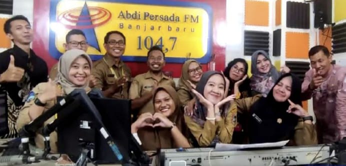 LPPL ABDI PERSADA FM-LPPL Radio BATARA Barito Utara melaksanakan kaji tiru di LPPL Abdi Persada FM, Banjarbaru Kalimantan Selatan, Senin 5 Desember 2022 (Tegak Lurus : ist)