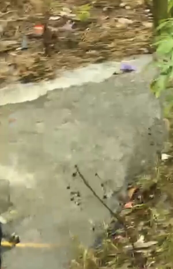 Selokan Air di Jalan Rajawali, Gang Binjai (TegakLurus.Net) 