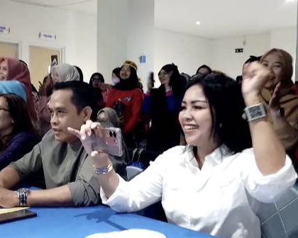 Direktur RSUD Muara Teweh, dr Tiur Maida, menjadi salah satu juri  lomba memperingati HKN  dan syukuran Akreditasi Paripurna RSUD Muara Teweh, Minggu 3 Desember 2023.(ist) 