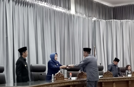 Juru bicara, Fraksi Partai Gerakan Indonesia Raya (Gerindra), Mistafa Joyo Muchtar, menyampaikan pendapat akhir fraksi kepada pimpinan dewan, 24 November 2023.(ist) 