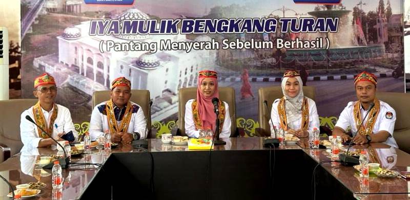 Anggota KPU Kabupaten Barito Utara.(Tegaklurus.net/dro abrams he) 