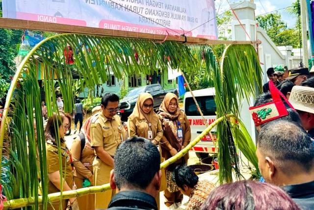 Tim penilai lomba desa dan kelurahan tingkat Provinsi Kalimantan Tengah  datang ke Desa Benangin II, Kecamatan Teweh Timur, Selasa 16 Juli 2024.(tegaklurus.net/dor abram) 