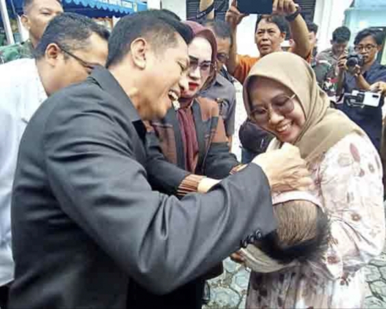 Pemkab  Barito Utara mencanangkan Pekan Imunisasi Nasional (PIN) Polio tingkat kabupaten  2024 di  Muara Teweh, Selasa 23 Juli 2024.(tegaklurus.net/dor abram) 