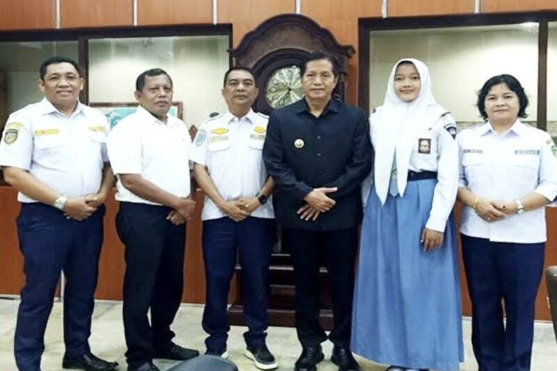 Siswi SMAN 4 Muara Teweh, Kabupaten Barito Utara, Widya Salsabila, mewakili Provinsi Kalimantan Tengah, mengikuti lomba Pelopor Keselamatan Lalu Lintas dan Angkutan Jalan (LLAJ) tingkat nasional 2024.(tegaklurus.net/dor abram)