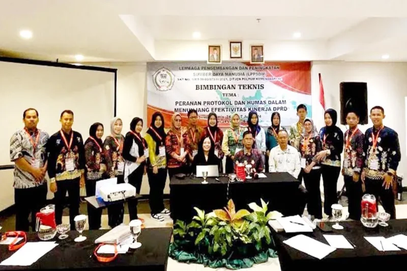 Sekretariat DPRD Kabupaten Barito Utara, mengikuti kegiatan bimbingan teknis (Bimtek) bertema 