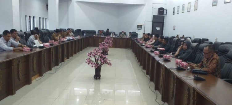 Lain dari biasanya, kali ini dua agenda Rapat Dengar Pendapat (RDP) di DPRD Barito Utara digelar secara tertutup, Senin, 20 Januari 2025.(dok : Sandi Sarjito) 