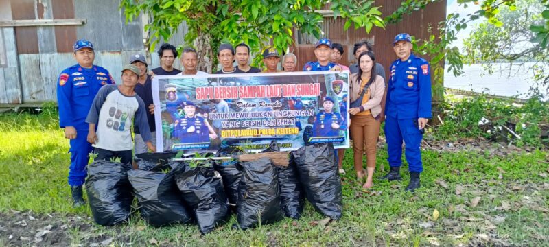 Ditpolairud Polda Kalteng melalui KP XVIII-1004, melakukan kegiatan bersih-bersih lingkungan, guna menjaga kebersihan dan keindahan lingkungan di Sampit, Kabupaten Kotawaringin Timur, Kalteng, Sabtu 5 April 2025.(ist : Ditpolairud Polda Kalteng) 