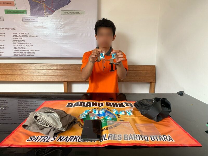 Tersangka RO (21) warga Jalan Cempaka Putih, Kelurahan Melayu, Muara Teweh, Kabupaten Barito Utara.(ist/Si Humas Polres Barito Utara) 
