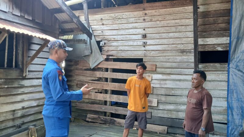 Personel Ditpolairud Polda Kalteng Mako Perwakilan DAS Kuala Jelai, Kabupaten Sukamara, mengimbau kepada masyarakat agar menjauhi  dan memerangi narkoba, Minggu, 11 Mei 2025.(ist/Ditpolairud Polda Kalteng) 
