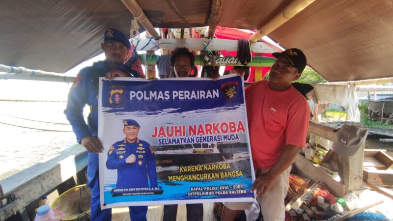 Ditpolarud Polda Kalimantan Tengah melalui KP XVIII-2004, mengimbau bahaya narkoba kepada masyarakat DAS Kumai, Desa Sungai Kapitan, Kecamatan Kumai, Kabupaten Kotawaringin Barat, Kalimantan Tengah, Minggu, 18 Mei 2025.(ist : Ditpolairud Polda Kalteng)