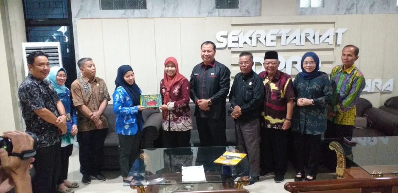 Dewan Perwakilan Rakyat Daerah (DPRD) kabupaten Tabalong, Kalimantan Selatan (Kalsel), berkunjung ke DPRD Barito Utara, Kalimantan Tengah, Kamis, 6 Maret 2025.(ist/tegaklurus.net) 