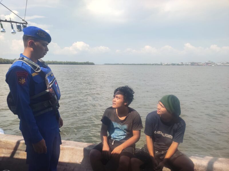 Ditpolairud Polda Kalteng, melalui personel Mako Perwakilan DAS Jelai, rutin melaksanakan kegiatan kepolisian yang bertujuan untuk mencegah gangguan kamtibmas, Kamis, 5 Juni 2025.(ist/Ditpolairud Polda Kalteng) 
‎