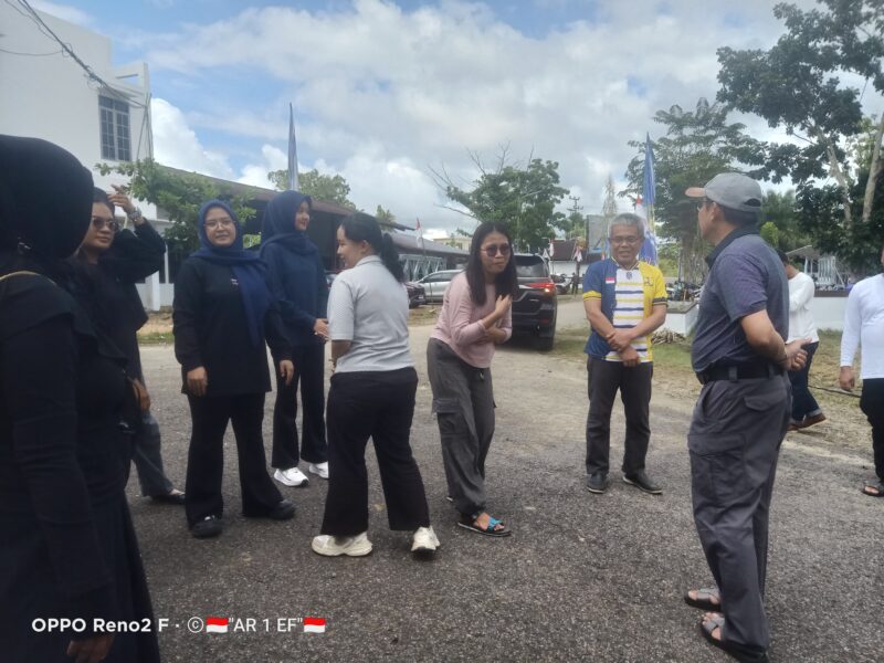 Pj Bupati Barito Utara, Indra Gunawan, melaksanakan sidak ke lima OPD, salah satunya Dinas PUPR Barito Utara, Senin, 9 Juni 2025.(dor abram/tegaklurus.net)