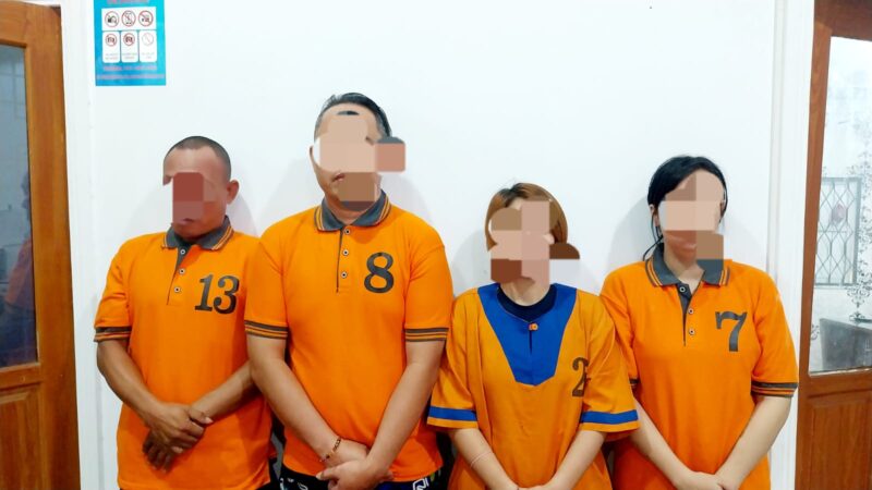 Seorang PNS Disnakertranskop UKM Barito Utara bersama tiga temannya ditangkap polisi, karena perkara sabu.(ist : Sihumas Polres Barito Utara) 