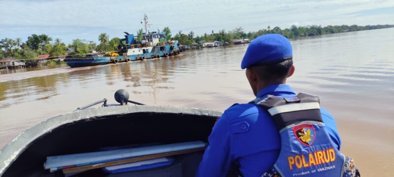 Kapal Patroli Polisi XVIII-2002 Ditpolairud Polda Kalteng melaksanakan patroli rutin di perairan Kabupaten Puoang Pisau, Kamis, 3 Juli 2025.(ist : Ditoolairud Polda Kalteng) 