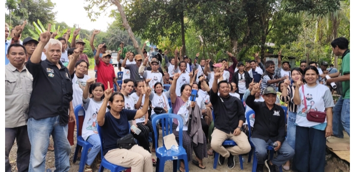 Calon Wabup Barito Utara Felix Sonadie Y Tingan, disambut meriah warga Dusun Malang di Desa Nihan Hilir Atas, Minggu, 6 Juli 2025.(ist/tegaklurus.net)