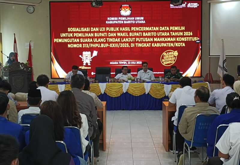 KPU Barito Utara menggelar sosialisasi dan uji publik pencermatan data pemilih PSU Pilkada Barito Utara, Rabu, 23 Juli 2025.(abram/tegaklurus.net) 

