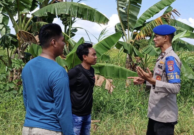 Personel Ditpolairud Polda Kalteng, mengimbau masyarakat DAS Jelai menjauhi dan memerangi narkoba, Senin, 4 Agustus 2025.(ist : Ditpolairud Polda Kalteng)
