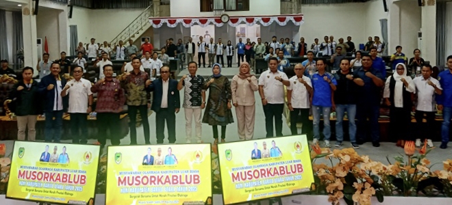 Asisten Sekda Bidang Administrasi Umum, Yaser Arapat, membuka Musorkablub KONI Barito Utara, Sabtu (9/8/2025).(abram/tegaklurus.net)