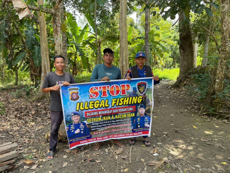 Ditpolairud Polda Kalteng, mengimbau nelayan menghentikan ilegal fishing di daerah aliran sungai (DAS) Barito, karena dapat merusak ekosistem dan mengancam kelestarian sumber daya sungai, Sabtu, 13 September 2025 pagi.(ist : Ditpolairud Polda Kalteng)