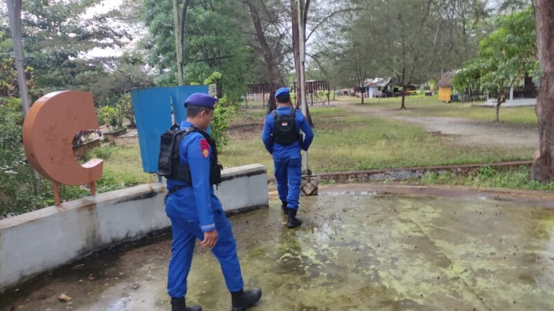 Ditpolairud Polda Kalteng KP XVIII-2004, melaksanakan kegiatan pengamanan Pantai Kubu, Kumai, Kabupaten Kotawaringin Barat, guna untuk mencegah gangguan kamtibmas, Sabtu, 20 September 2025.(ist : Ditpolairud Polda Kalteng) 