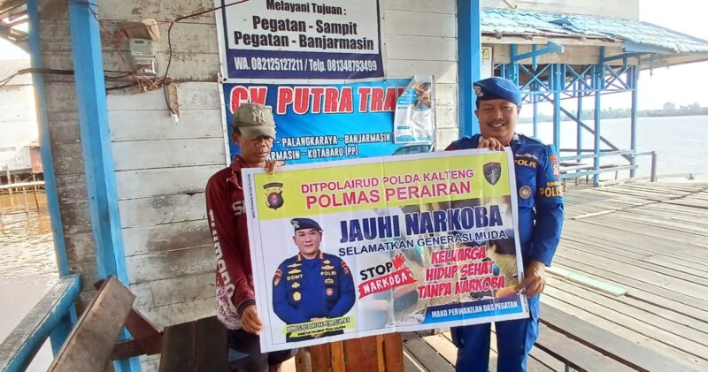Ditpolairud Polda Kalteng Mako Perwakilan Pegatan DAS Katingan,  mengedukasi dan mengimbau kepada masyarakat pesisir akan bahaya narkoba di Desa Pegatan Hilir, Kabupaten Katingan,  Rabu, 24 September 2025 siang.(ist/Ditpolairud Polda Kalteng) 
