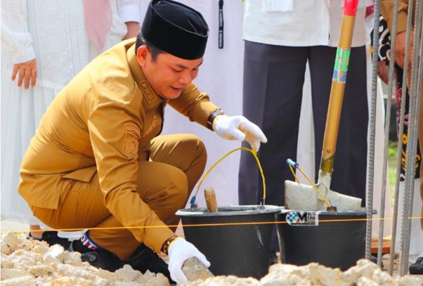 Wakil Bupati (Wabup) Mura, Rahmanto Muhidin, peletakan batu pertama pembangunan kantor dan aula Madrasah Aliyah Negeri (MAN) I Murung Raya, Senin (15/9/2025),