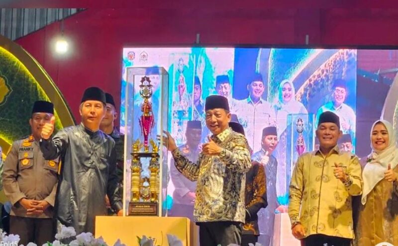 Penutupan Seleksi Tilawatil Qur’an (STQ) ke-12 tingkat Kabupaten Murung Raya (Mura) berlangsung meriah di panggung utama Alun-alun Jorih Jerah, Kota Puruk Cahu, Jumat (5/9/2025) malam.