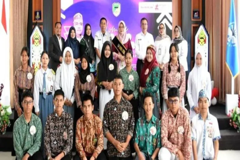 Pemkab Barito Utara meningkatkan kemampuan berpidato atau public speaking pelajar melalui lomba pidato bahasa Inggris yang dilaksanakan Dinas Siptaka, Jumat, 15 Agustus 2025.(ist : Dinas Siptaka Barito Utara) 