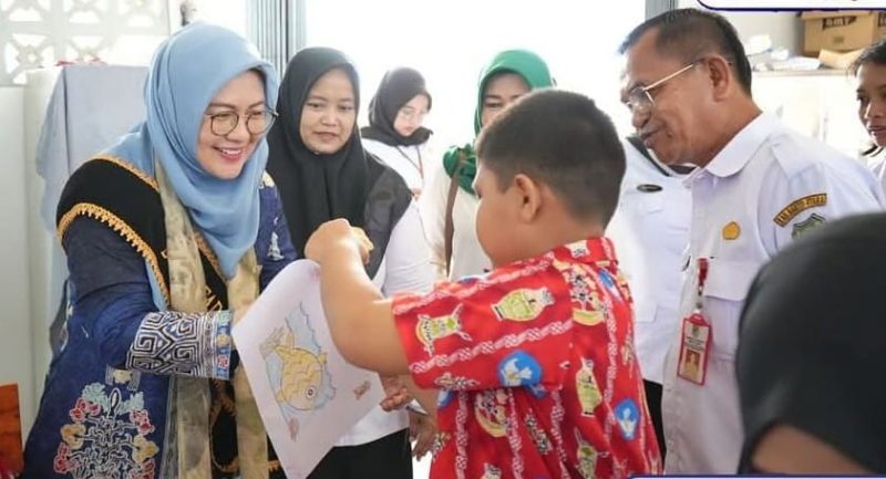 Pj Ketua TP PKK Barito Utara Melly Novitasari Gunawan mengikuti  sosialisasi Pusat Pembelajaran Keluarga (PUSPAGA) 2025 di Muara Teweh, Selasa, 1 Juli 2025.(Dok : Diskominfosandi Barito Utara)