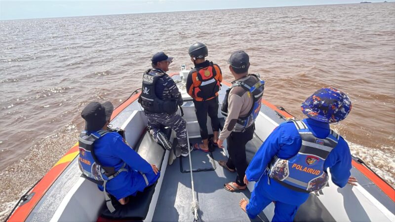 Hingga hari ke-6, Ditpolairud Polda Kalteng Mako Perwakilan Pegatan bersama tim SAR gabungan, masih mencari korban tenggelam di DAS Katingan, Minggu, 12 Oktober 2025.(Foto/Ditpolairud Polda Kalteng) 
