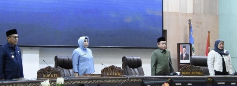 Rapat paripurna DPRD Barito Utara menyetujui Raperda Pertanggungjawaban APBD 2024 disahkan menjadi Perda, Rabu, 10 September 2025.(dok : Setwan Barito Utara)