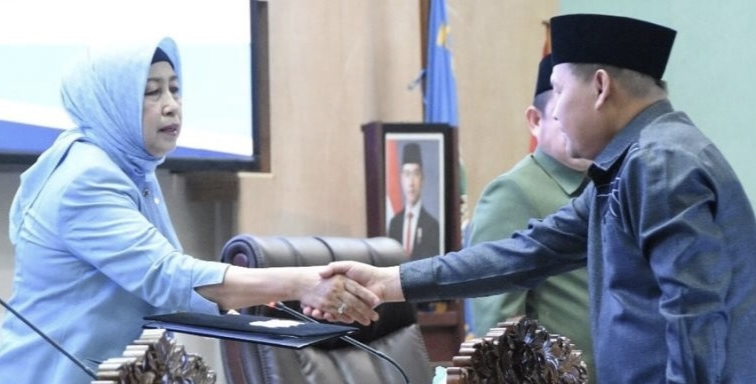Juru bicara Fraksi PKB DPRD Barito Utara Suhendra, menyampaikan pandangan umum fraksi kepada pimpinan DPRD, Senin, 8 September 2025.(ist)