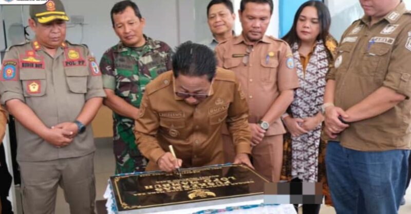 upati Murung Raya (Mura), Heriyus, meresmikan Puskesmas Lopo Mambuh yang berlokasi di Desa Mantiat Pari, Kecamatan Tanah Siang, Senin (13/10/2025).