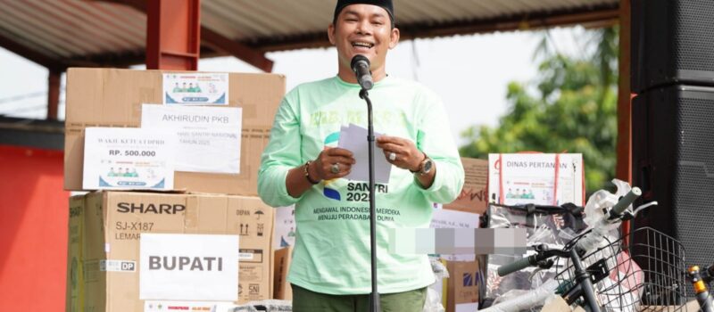 Wabup dalam peringatan Hari Santri Nasional (HSN) Tahun 2025 di Puruk Cahu, Minggu (19/10/2025)