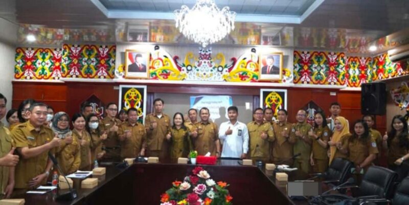 menggelar kegiatan Penyelenggaraan Satu Data Indonesia (SDI) bagi kecamatan se-Kabupaten Murung Raya. Kegiatan tersebut berlangsung di Aula A Kantor Bupati Murung Raya, Selasa (21/10/2025)