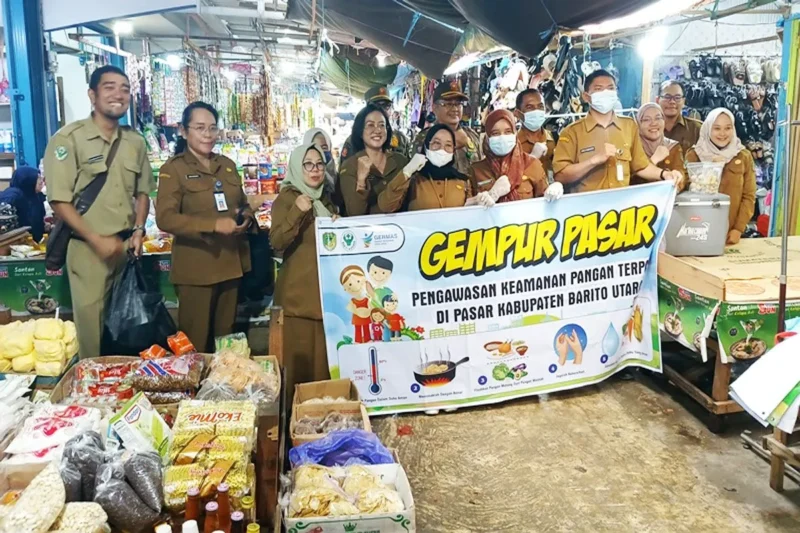 Pemkab Barito Utara membentuk Tim Gempur (Gerakan Pengawasan Keamanan Pangan Terpadu) Pasar menggelar inspeksi langsung ke Pasar Pendopo Muara Teweh, Selasa, 30 September 2025.(dok/Dinas Ketahanan Pangan Barito Utara)  