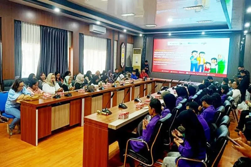 Pemkab Barito Utara bekerja sama dengan OJK Kalteng  menyelenggarakan Gerakan Nasional Cerdas Keuangan (GENCARKAN) demi  meningkatkan pemahaman literasi keuangan masyarakat, yakni mahasiswa dan pelaku UMKM, Rabu, 9 Juli 2025.(ist/Diskominfosandi Barito Utara) 