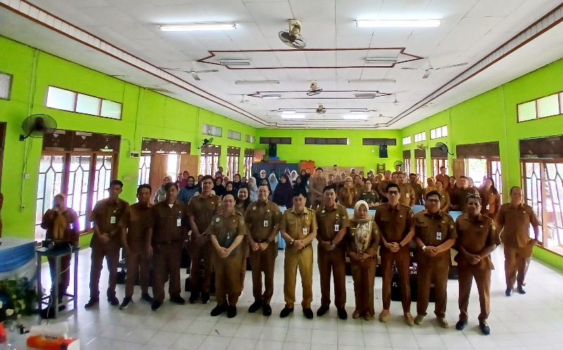 Dinas Perdagangan dan Perindustrian Barito Utara menggelar kegiatan sosialisasi P3DN dan Bimtek pelaporan SIINAS IKM di Muara Teweh, Senin, 24 November 2025.(hersan/tegak lurus.net)