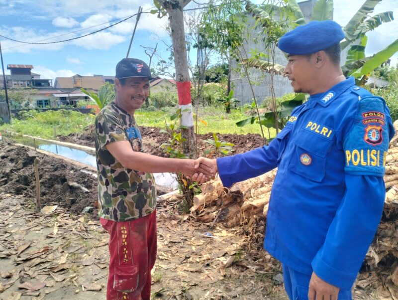 Personel Dirpolairud Polda Kalteng Kapal Polisi XVIII-2006 menyambangi dan patroli wilayah DAS Mentaya, Rabu (10/12/2025).(ist/Ditpolairud Polda Kalteng) 