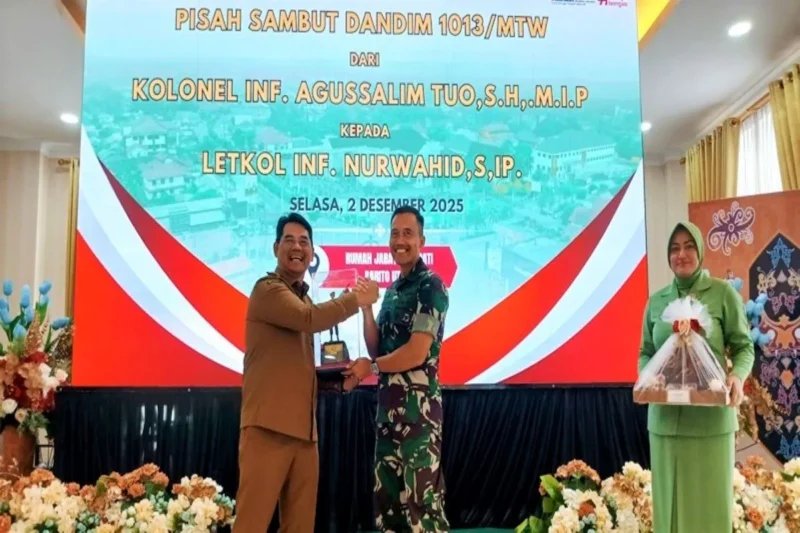 Bupati Barito Utara Shalahuddin menghadiri pisah sambut Dandim 1013/ Muara Teweh, Selasa, 2 Desember 2025.(Diskominfosandi) 