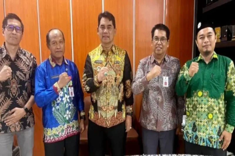 Pemkab bersama Pimpinan Daerah (PD) Muhammadiyah Barito Utara, sepakat mempererat kerja sama strategis dengan memperkuat kualitas sumber daya manusia (SDM) di daerah ini, Kamis, 27 November 2025.(Diskominfosandi Barito Utara)