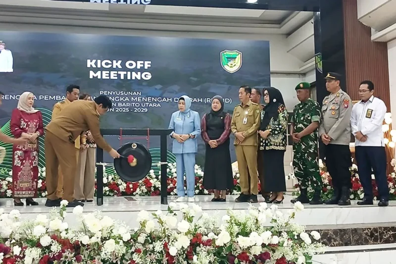 Bupati Barito Utara Shalahuddin dan Wabup Felix Tingan membuka kick off meeting RPJMD 2025–2029 di Muara Teweh, Senin, 13 Oktober 2025.(ist)
