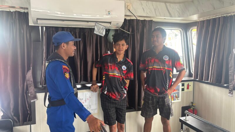 Ditpolairud Polda Kalteng Kapal Polisi XVIII-2001 patroli DAS Barito, Kabupaten Barito Selatan, mengingatkan bahaya narkoba kepada para awak kapal, Jumat, 30 Januari 2026.(ist/Ditpolairud Polda Kalteng)