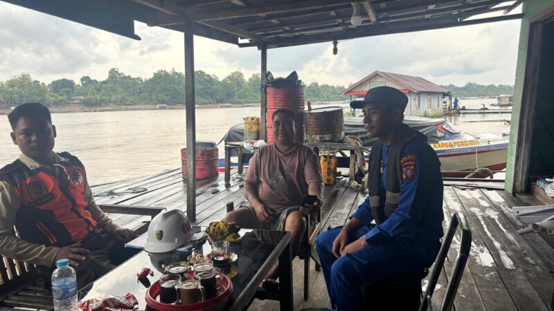 Ditpolairud Polda Kalteng melaksanakan kegiatan yang menjadi platform penghubung antara Polairud dengan warga pesisir, menjamin keamanan dan keselamatan di sungai, Kabupaten Barito Selatan, Kamis, 5 Februari 2026.(foto : Ditpolairud Polda Kalteng)