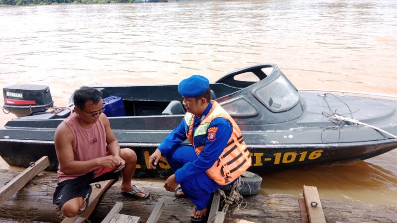 Mako Perwakilan Muara Teweh Ditpolairud Polda Kalteng, melaksanakan Pemolisian Masyarakat (Polmas) mengenai bahaya ilegal fishing di bantaran DAS Barito, Selasa, 24 Februari 2026 pagi.(ist/Ditpolairud Polda Kalteng) 