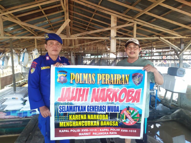 Mencegah potensi gangguan kamtibmas, personel Ditpolairud Polda Kalteng lewat giat Polmas Perairan mengimbau masyarakat DAS Kahayan, Palangkaraya menjauhi narkoba, Senin, 16 Maret 2026.(ist/Ditpolairud Polda Kalteng)