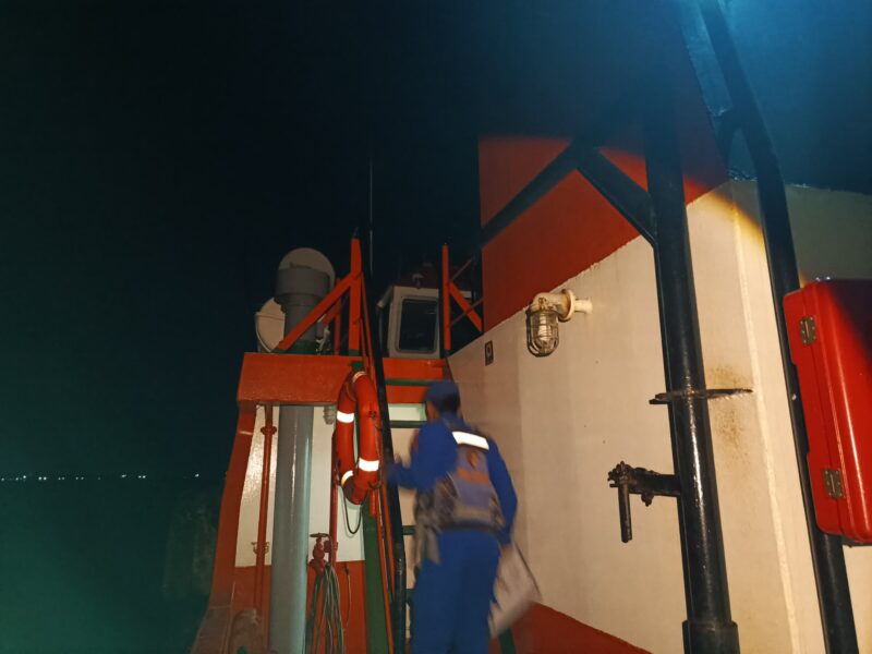 Ditpolairud Polda Kalteng Kapal Polisi XVIII-2002 melaksanakan patroli malam hari di Daerah Aliran Sungai (DAS) Kahayan, Senin, 30 Maret 2026.(Foto Dirpolairud Polda Kalteng)
