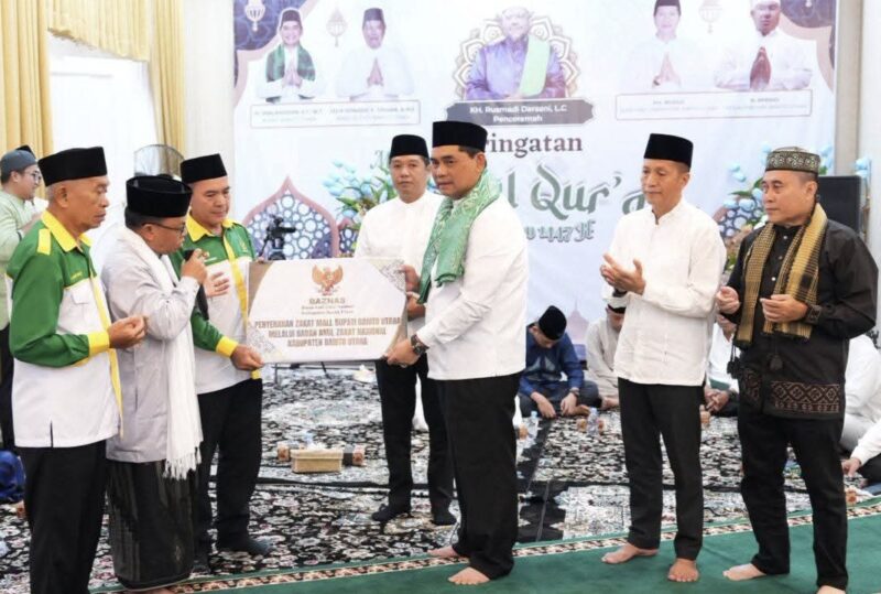 Bupati Barito Utara, Shalahuddin menutup rangkaian safari Ramadan dengan berbuka puasa bersama masyarakat di rumah jabatan bupati, Muara Teweh, Rabu, 18 Maret 2026.(foto tegaklurus.net/Abram) 
