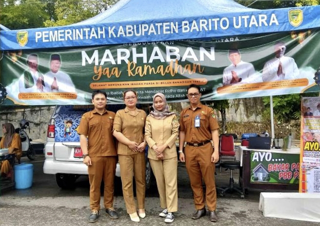 BPPD Barito Utara membuka membuka pos layanan pembayaran PBB-P2 di kawasan pasar ramadan di Jalan Imam Bonjol Muara Teweh.(foto : Dok BPPD Barito Utara)